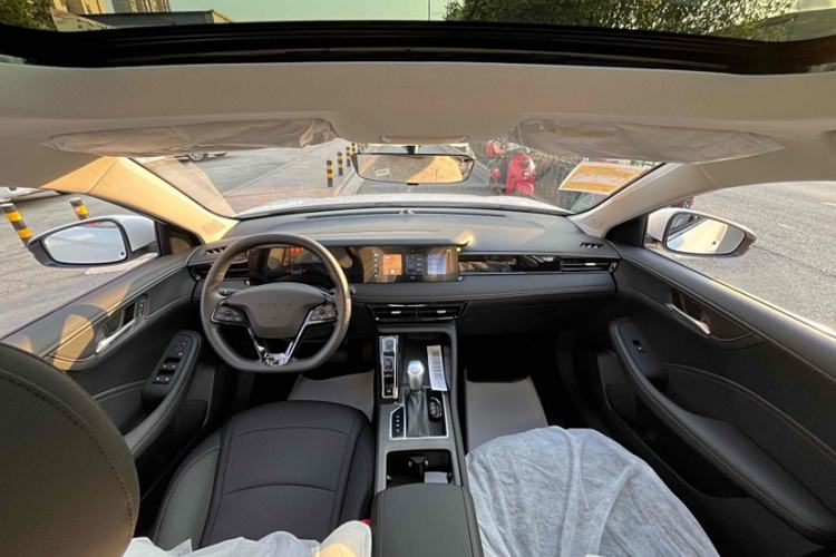 Used Roewe i5 2023 1.5L CVT Luxury Edition Interior 4