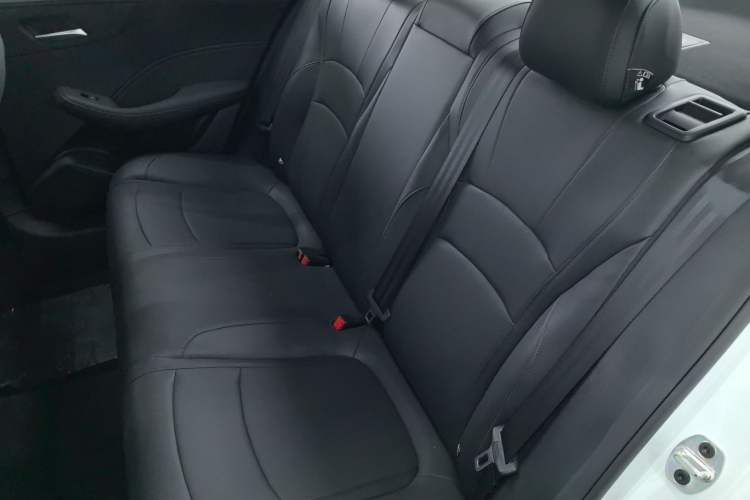 Used Roewe i5 2023 1.5L CVT Luxury Edition Interior 4