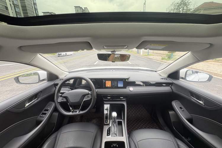 Used Roewe i5 2023 1.5L CVT Luxury Edition Interior 4