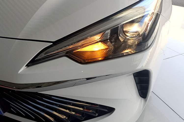 Used Roewe i5 2023 1.5L CVT Luxury Edition Left Front Headlight