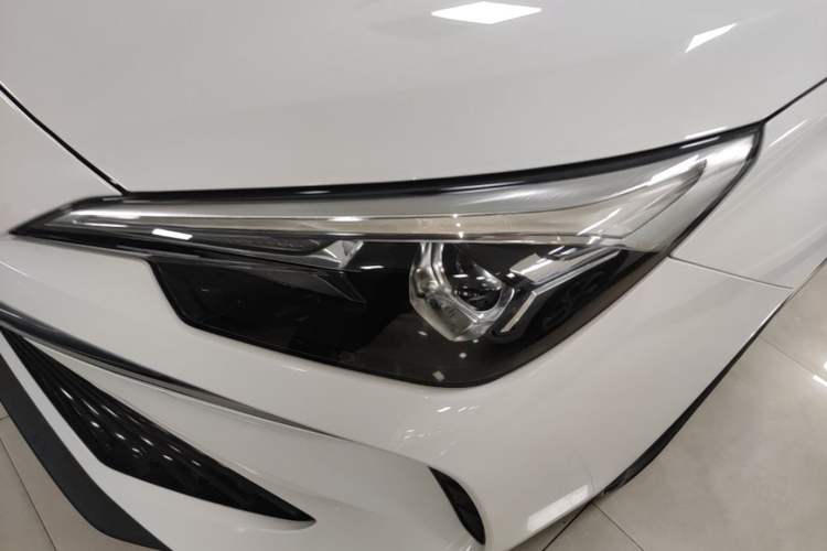 Used Roewe i5 2023 1.5L Manual Comfort Edition Left Front Headlight