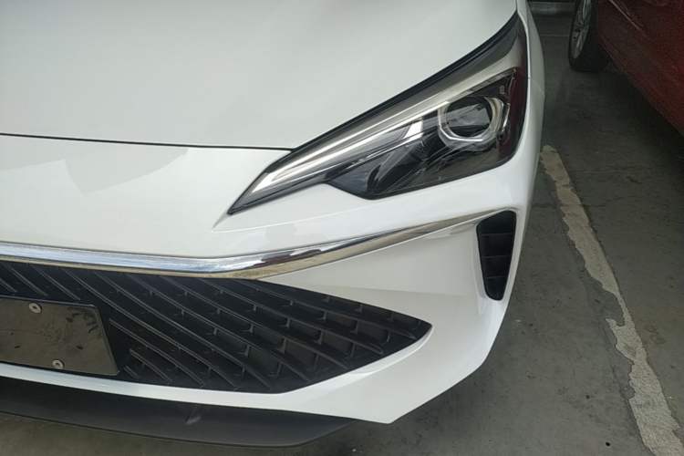 Used Roewe i5 2023 1.5L Manual Comfort Edition Left Front Headlight