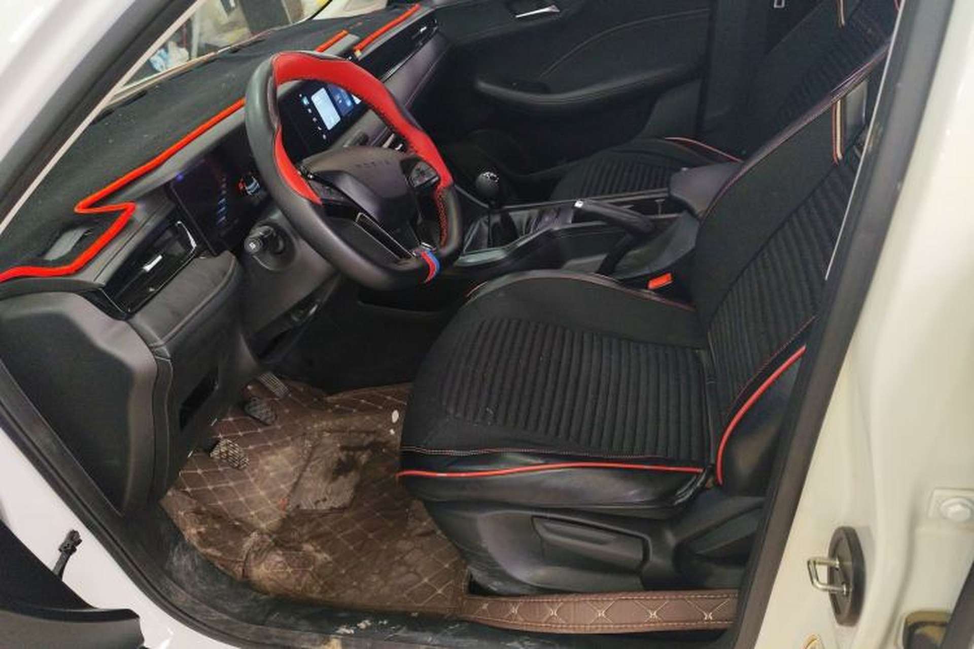 Used Roewe i5 2023 1.5L Manual Comfort Edition Left Front Seat