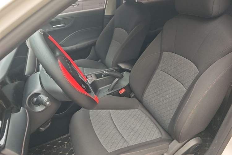 Used Roewe i5 2023 1.5L Manual Comfort Edition Left Front Seat