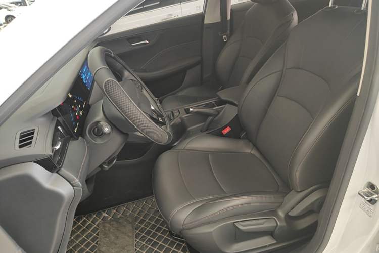 Used Roewe i5 2023 1.5L Manual Excellence Edition Left Front Seat
