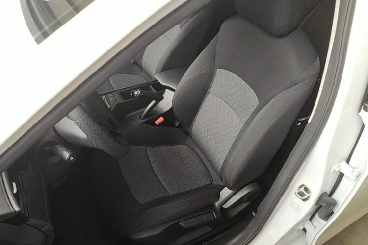 Used Roewe i5 2023 1.5L Manual Comfort Edition Left Front Seat