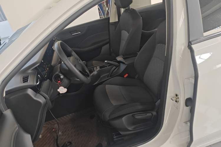 Used Roewe i5 2023 1.5L Manual Comfort Edition Left Front Seat