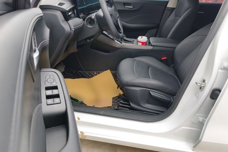 Used Roewe i5 2023 1.5L CVT Luxury Edition Left Front Seat