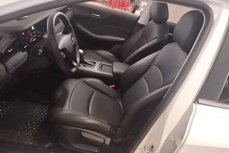 Used Roewe i5 2023 1.5L CVT Luxury Edition Left Front Seat