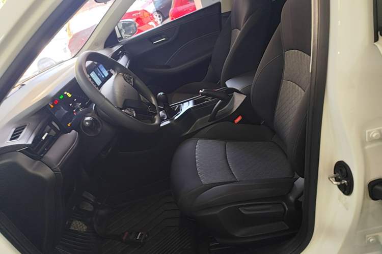 Used Roewe i5 2023 1.5L Manual Comfort Edition Left Front Seat