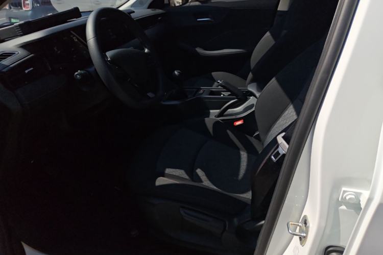 Used Roewe i5 2023 1.5L Manual Comfort Edition Left Front Seat