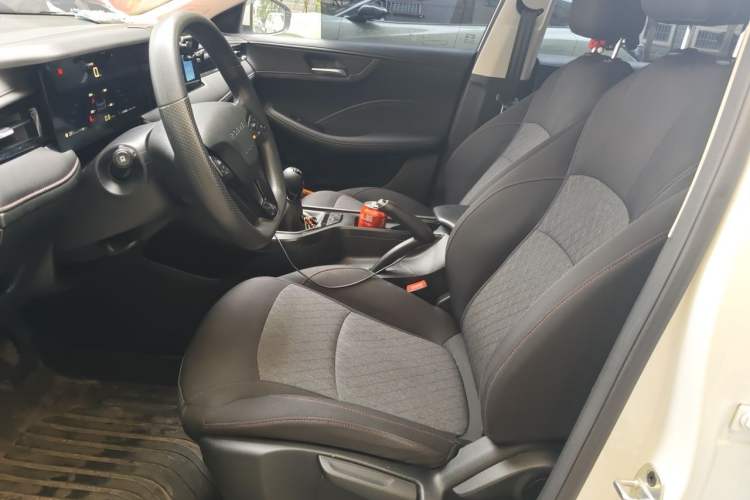 Used Roewe i5 2023 1.5L Manual Comfort Edition Left Front Seat