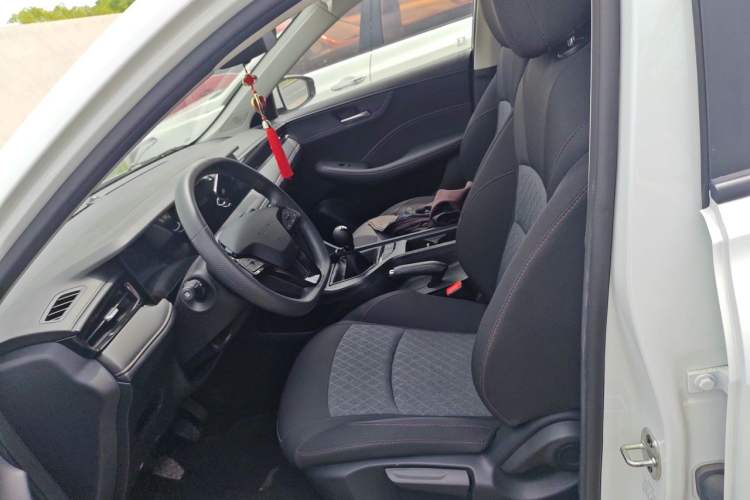 Used Roewe i5 2023 1.5L Manual Comfort Edition Left Front Seat