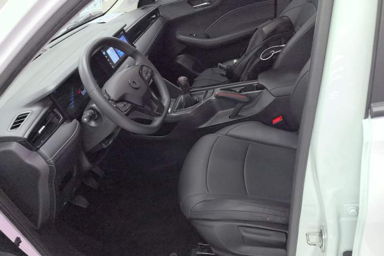 Used Roewe i5 2023 1.5L Manual Excellence Edition Left Front Seat