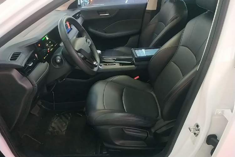 Used Roewe i5 2023 1.5L CVT Luxury Edition Left Front Seat