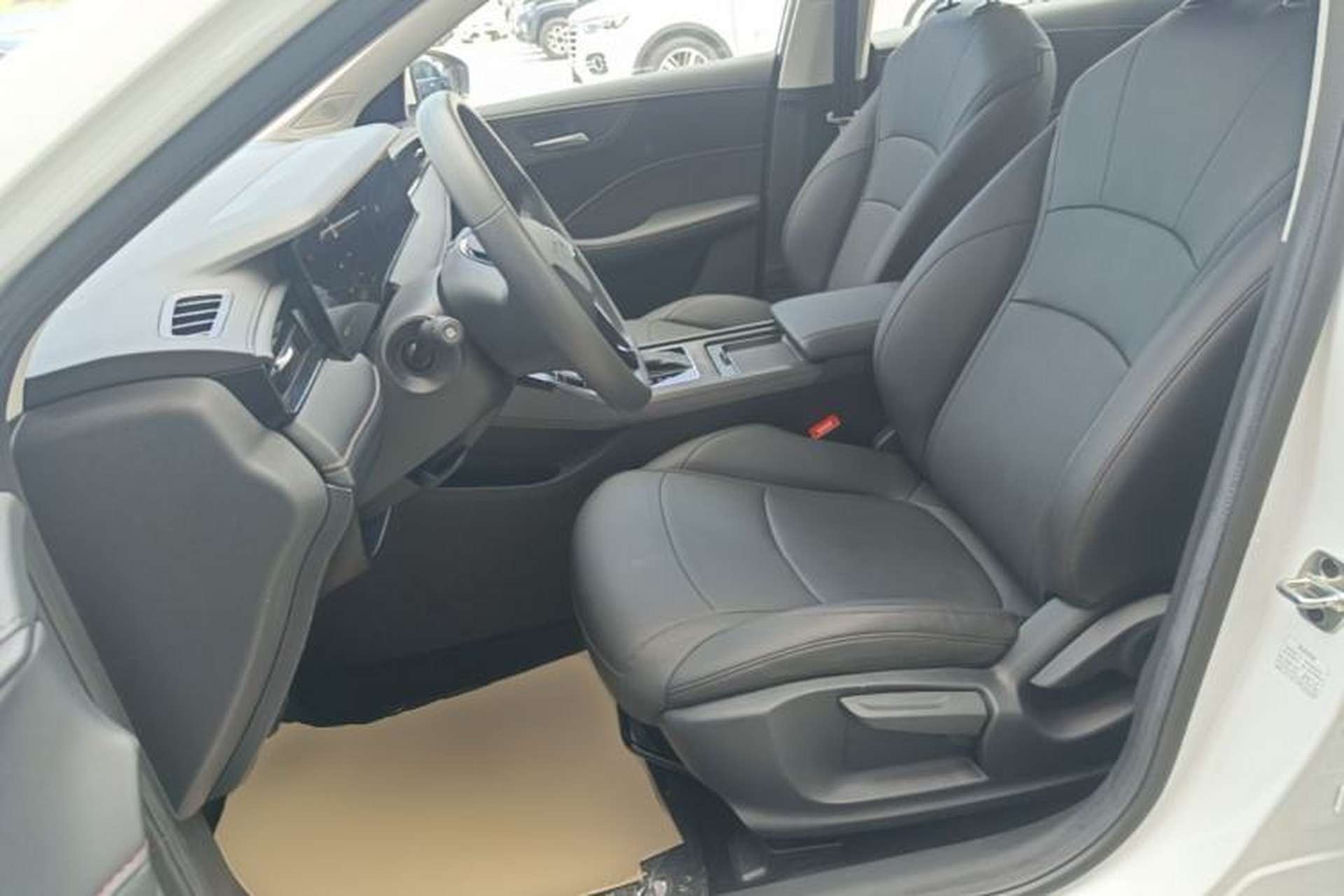 Used Roewe i5 2023 1.5L CVT Luxury Edition Left Front Seat