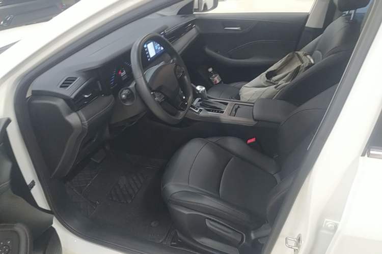 Used Roewe i5 2023 1.5L CVT Luxury Edition Left Front Seat