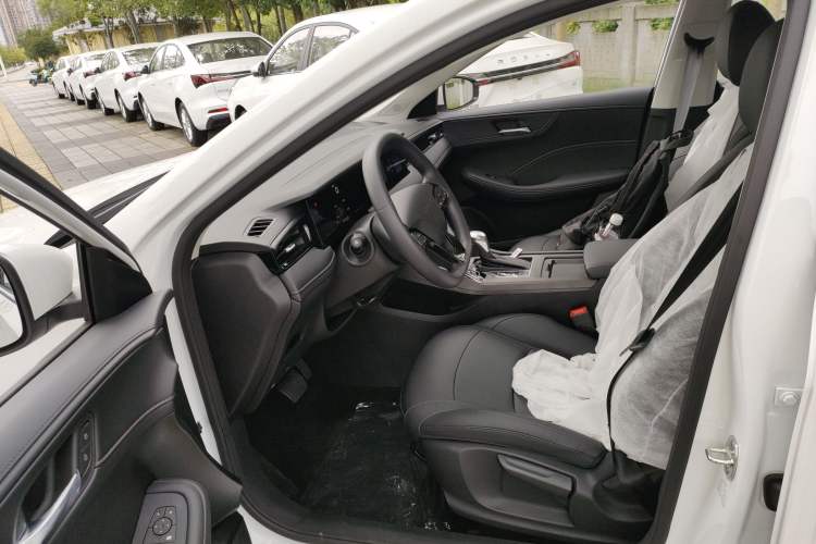 Used Roewe i5 2023 1.5L CVT Luxury Edition Left Front Seat