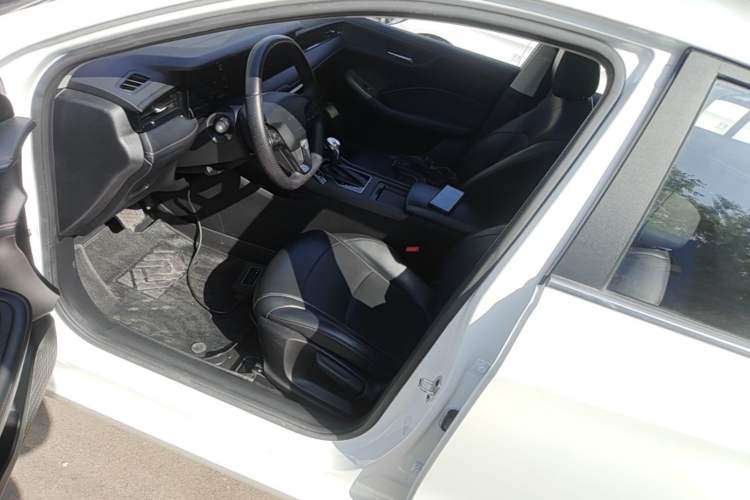 Used Roewe i5 2023 1.5L CVT Luxury Edition Left Front Seat