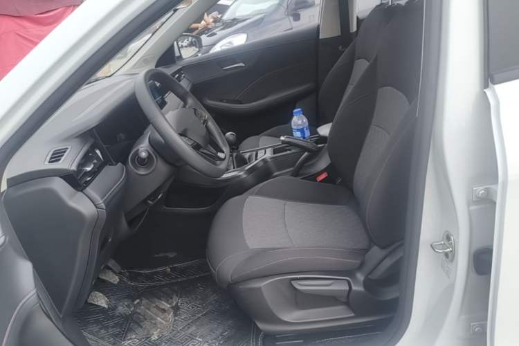 Used Roewe i5 2023 1.5L Manual Comfort Edition Left Front Seat