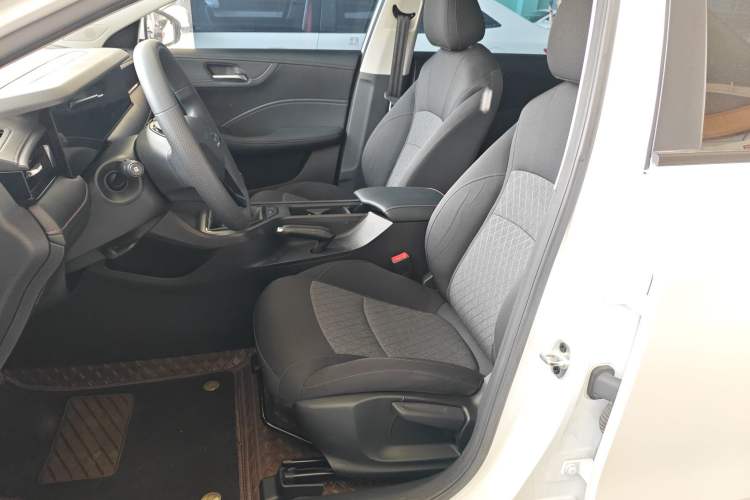 Used Roewe i5 2023 1.5L Manual Comfort Edition Left Front Seat