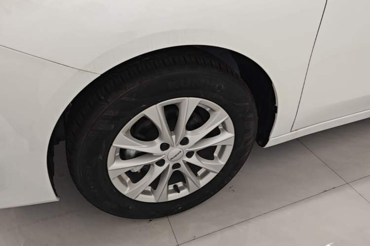 Used Roewe i5 2023 1.5L CVT Luxury Edition Left Front Wheel Hub