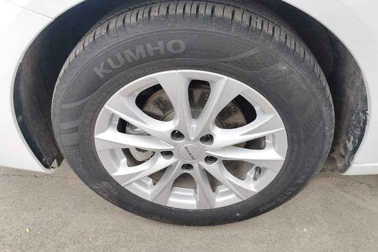Used Roewe i5 2023 1.5L Manual Comfort Edition Left Front Wheel Hub