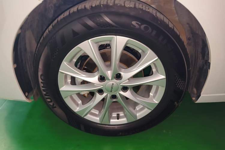Used Roewe i5 2023 1.5L CVT Luxury Edition Left Front Wheel Hub