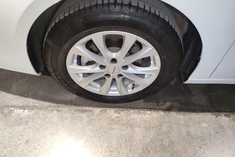 Used Roewe i5 2023 1.5L Manual Comfort Edition Left Front Wheel Hub