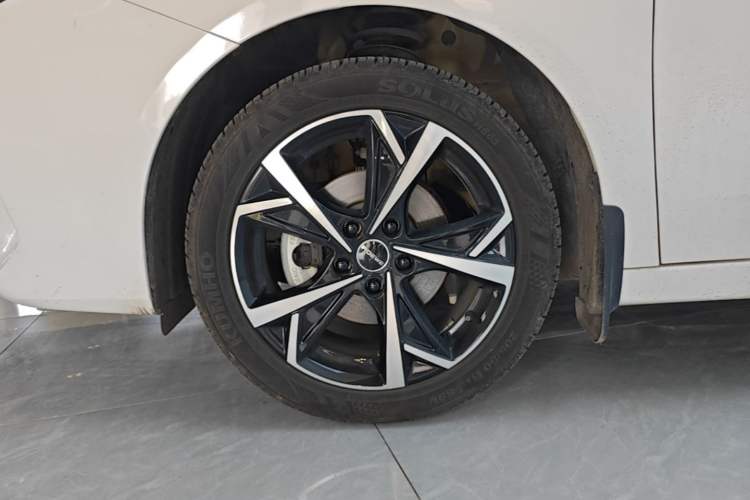 Used Roewe i5 2023 1.5L CVT Flagship Edition Left Front Wheel Hub