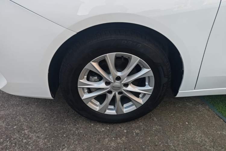 Used Roewe i5 2023 1.5L CVT Luxury Edition Left Front Wheel Hub