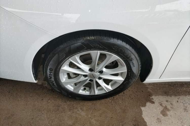 Used Roewe i5 2023 1.5L Manual Comfort Edition Left Front Wheel Hub