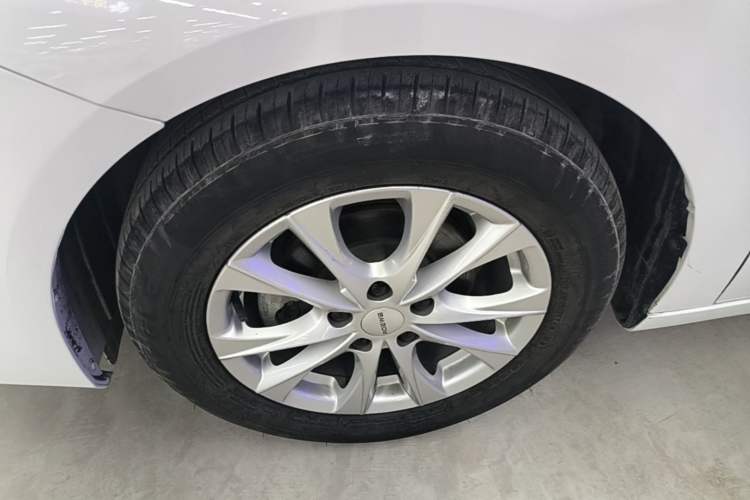 Used Roewe i5 2023 1.5L CVT Luxury Edition Left Front Wheel Hub