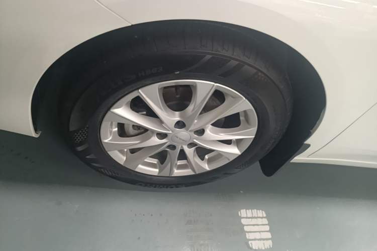 Used Roewe i5 2023 1.5L Manual Comfort Edition Left Front Wheel Hub
