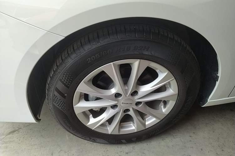 Used Roewe i5 2023 1.5L Manual Comfort Edition Left Front Wheel Hub