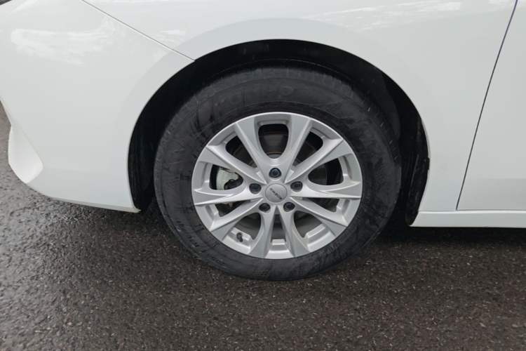 Used Roewe i5 2023 1.5L CVT Luxury Edition Left Front Wheel Hub