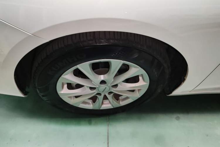Used Roewe i5 2023 1.5L CVT Luxury Edition Left Front Wheel Hub