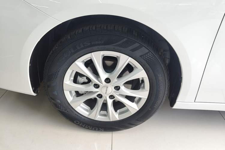 Used Roewe i5 2023 1.5L CVT Luxury Edition Left Front Wheel Hub