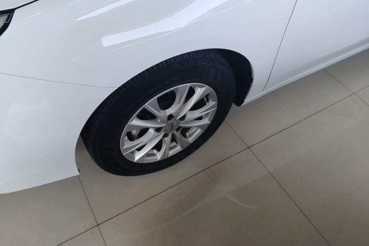 Used Roewe i5 2023 1.5L CVT Luxury Edition Left Front Wheel Hub