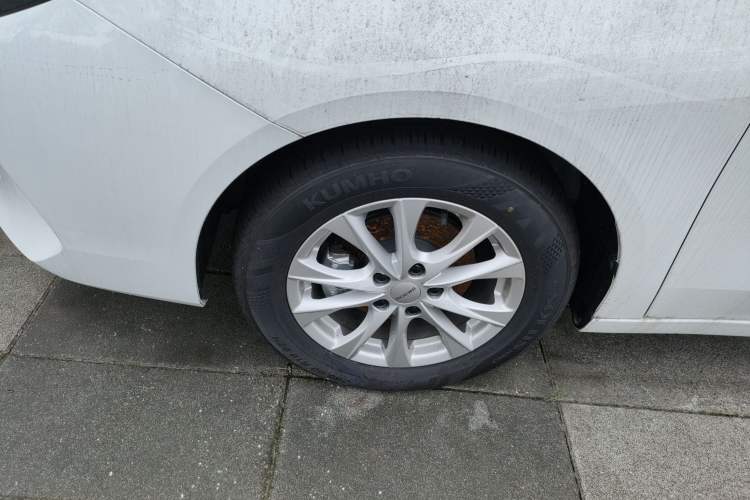 Used Roewe i5 2023 1.5L CVT Luxury Edition Left Front Wheel Hub