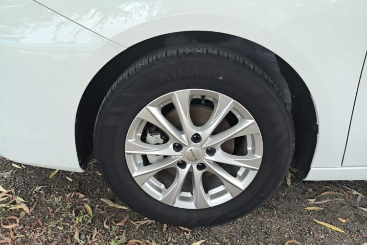 Used Roewe i5 2023 1.5L Manual Comfort Edition Left Front Wheel Hub