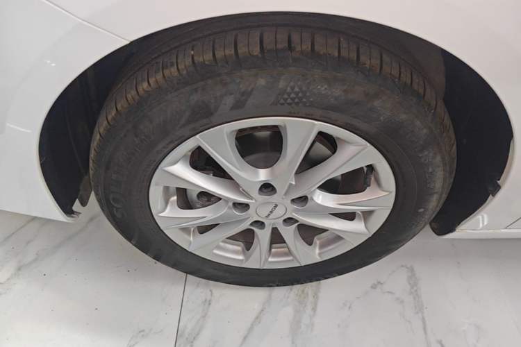 Used Roewe i5 2023 1.5L CVT Luxury Edition Left Front Wheel Hub