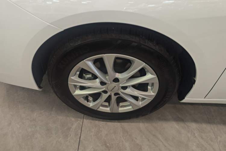 Used Roewe i5 2023 1.5L CVT Luxury Edition Left Front Wheel Hub