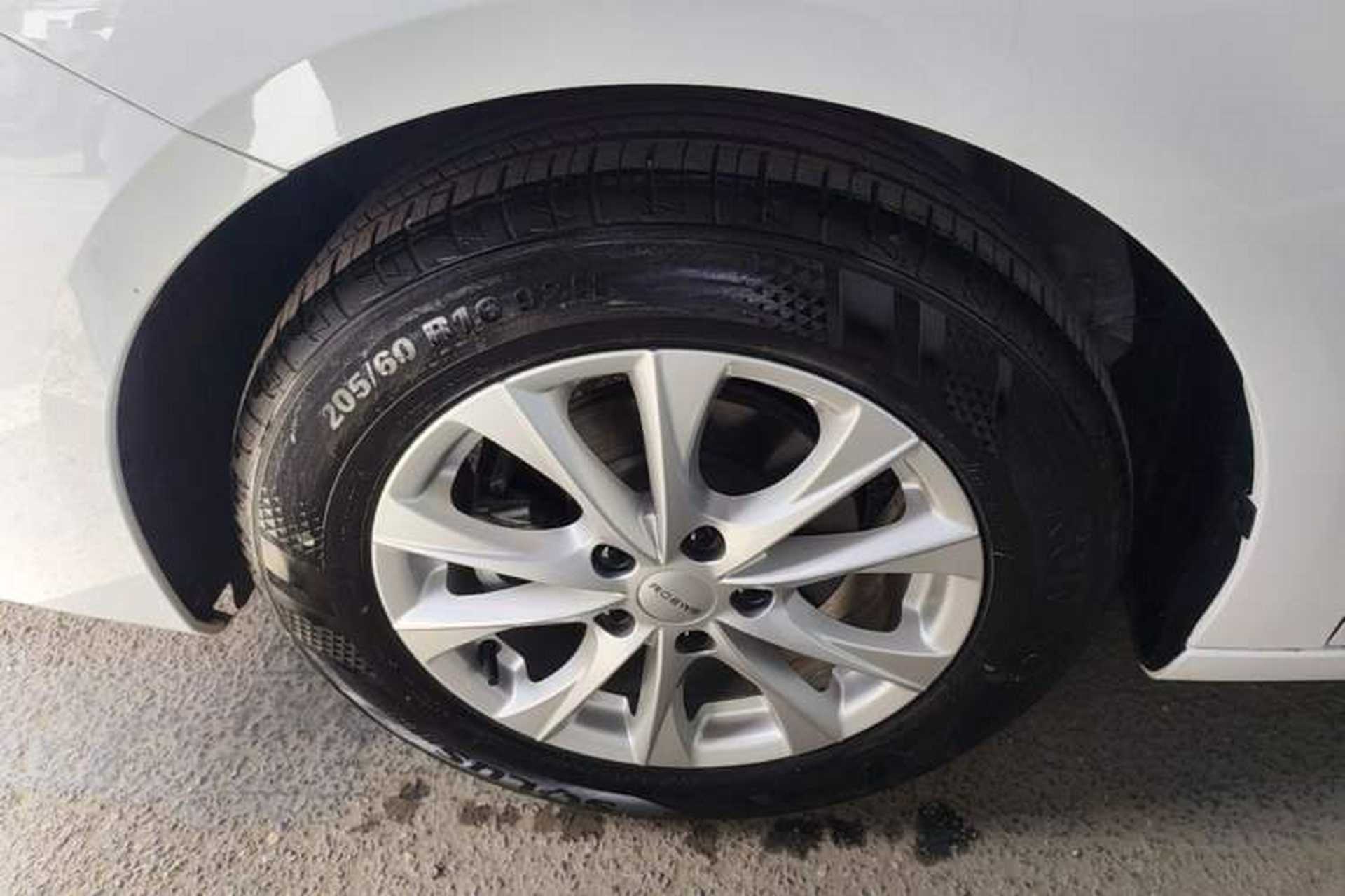 Used Roewe i5 2023 1.5L Manual Comfort Edition Left Front Wheel Hub