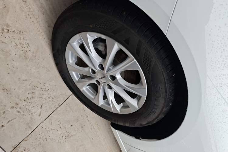 Used Roewe i5 2023 1.5L Manual Comfort Edition Left Front Wheel Hub