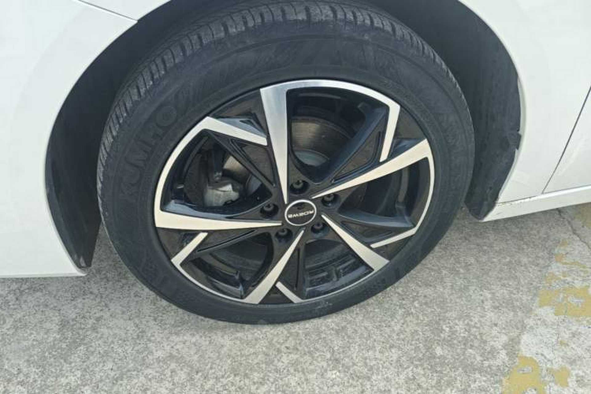 Used Roewe i5 2023 1.5L CVT Luxury Edition Left Front Wheel Hub