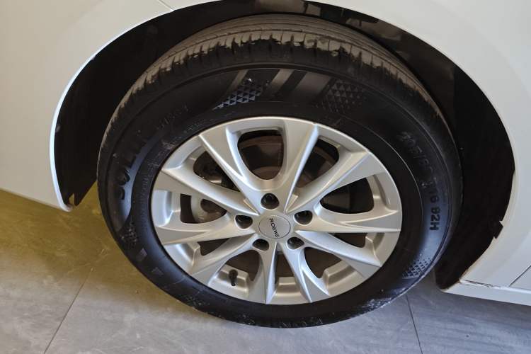 Used Roewe i5 2023 1.5L Manual Comfort Edition Left Front Wheel Hub