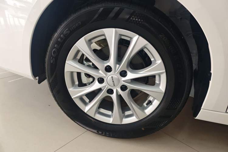 Used Roewe i5 2023 1.5L Manual Comfort Edition Left Front Wheel Hub