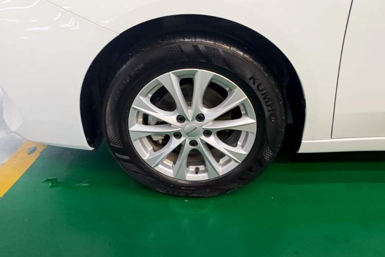Used Roewe i5 2023 1.5L CVT Luxury Edition Left Front Wheel Hub