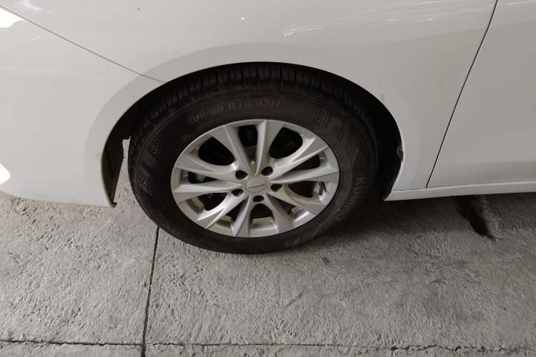Used Roewe i5 2023 1.5L CVT Luxury Edition Left Front Wheel Hub